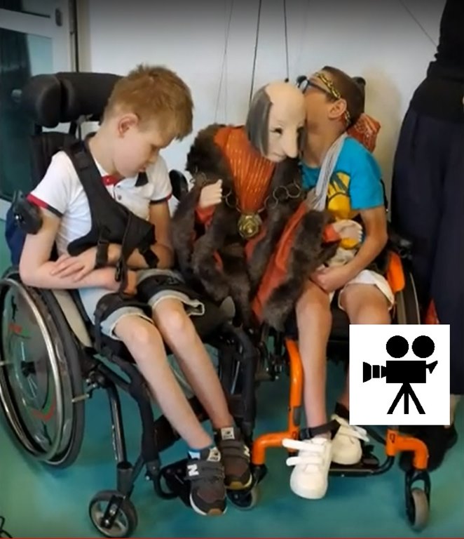 CZERWCOWY FILM KLASY 2B 3E